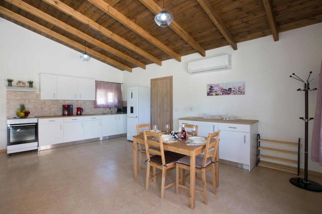 Serenity Studio Beach Home อาฟานโท ภายนอก รูปภาพ
