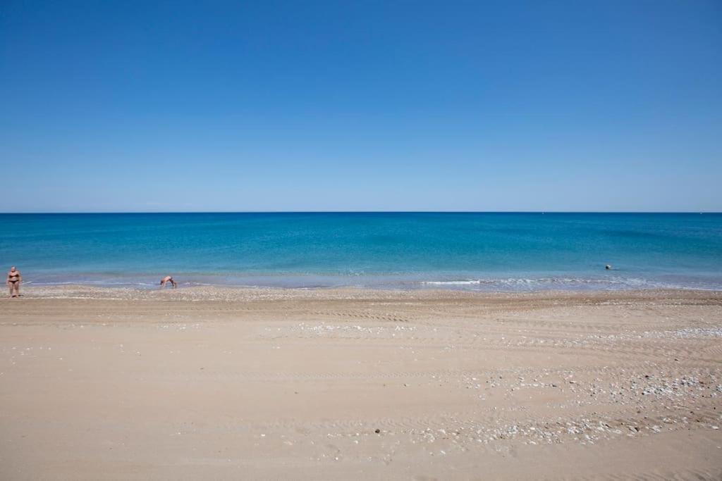 Serenity Studio Beach Home อาฟานโท ภายนอก รูปภาพ