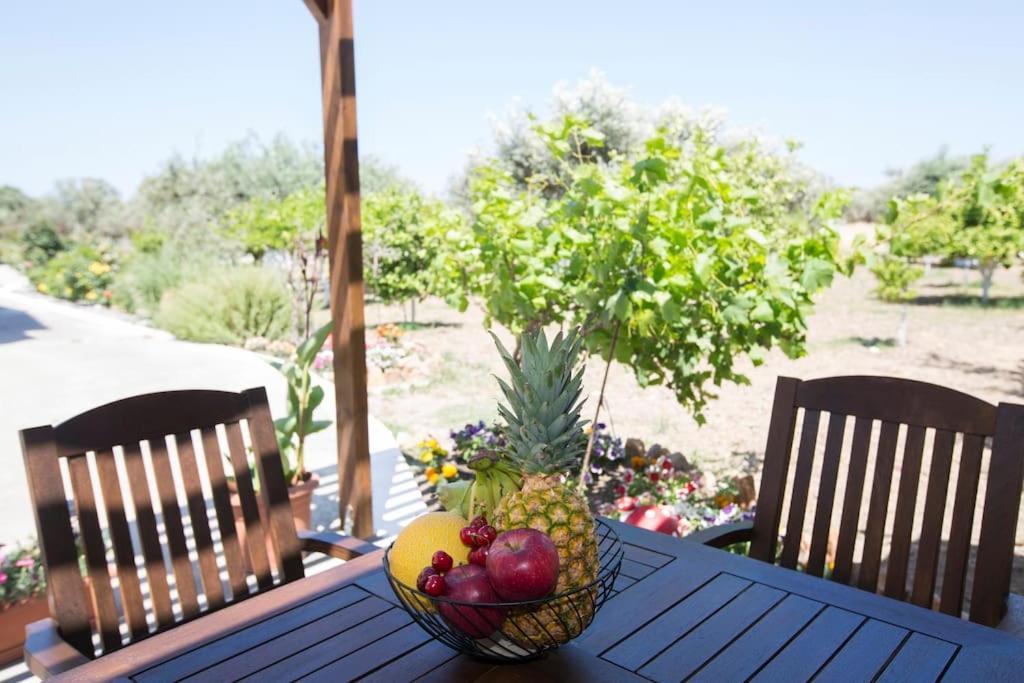 Serenity Studio Beach Home อาฟานโท ภายนอก รูปภาพ